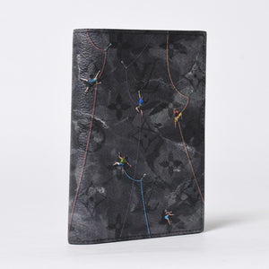 New unused item LOUIS VUITTON Couverture Passport M2B222 Pass case Climber Black Gray Used 4a009009