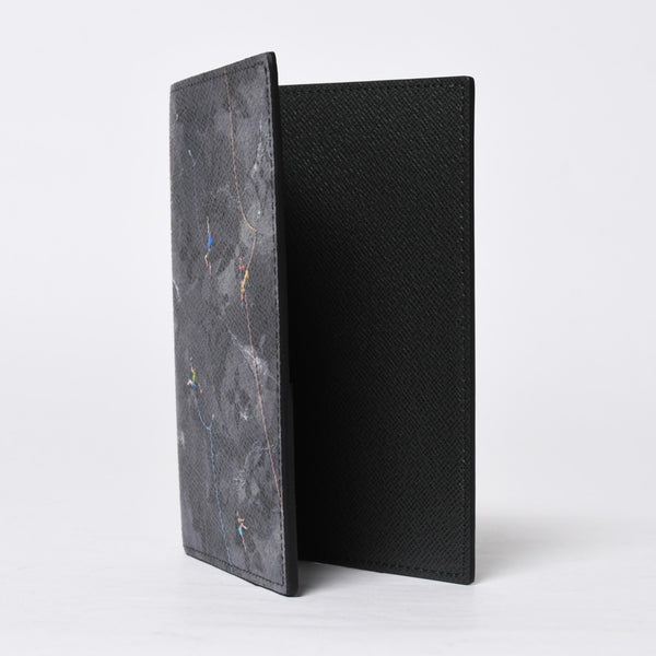New unused item LOUIS VUITTON Couverture Passport M2B222 Pass case Climber Black Gray Used 4a009009