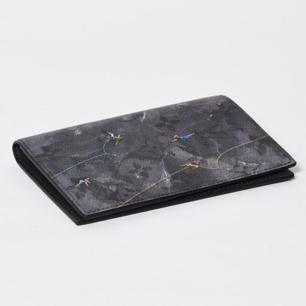 New unused item LOUIS VUITTON Couverture Passport M2B222 Pass case Climber Black Gray Used 4a009009