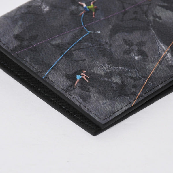 New unused item LOUIS VUITTON Couverture Passport M2B222 Pass case Climber Black Gray Used 4a009009