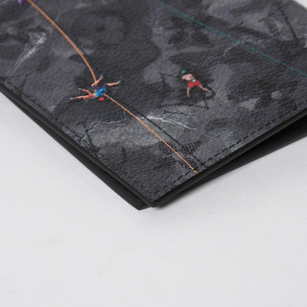 New unused item LOUIS VUITTON Couverture Passport M2B222 Pass case Climber Black Gray Used 4a009009