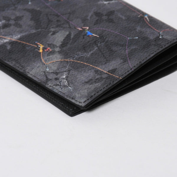 New unused item LOUIS VUITTON Couverture Passport M2B222 Pass case Climber Black Gray Used 4a009009