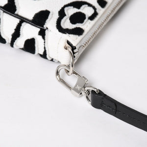 新品同様品 LOUIS VUITTON ルイヴィトン ポシェット アクセソワール アクセサリーポーチ M45565 モノグラム タフタージュ 中古 4a009037