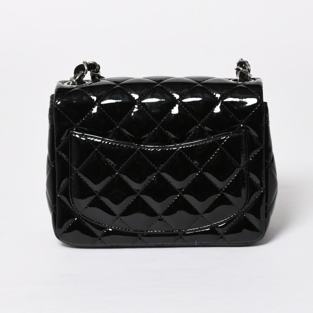 極美品 CHANEL シャネル ミニマトラッセ17 Sフラップ Sチェーンショルダーバッグ 16番台 ココマーク パテント シルバー金具 中古 4a008928