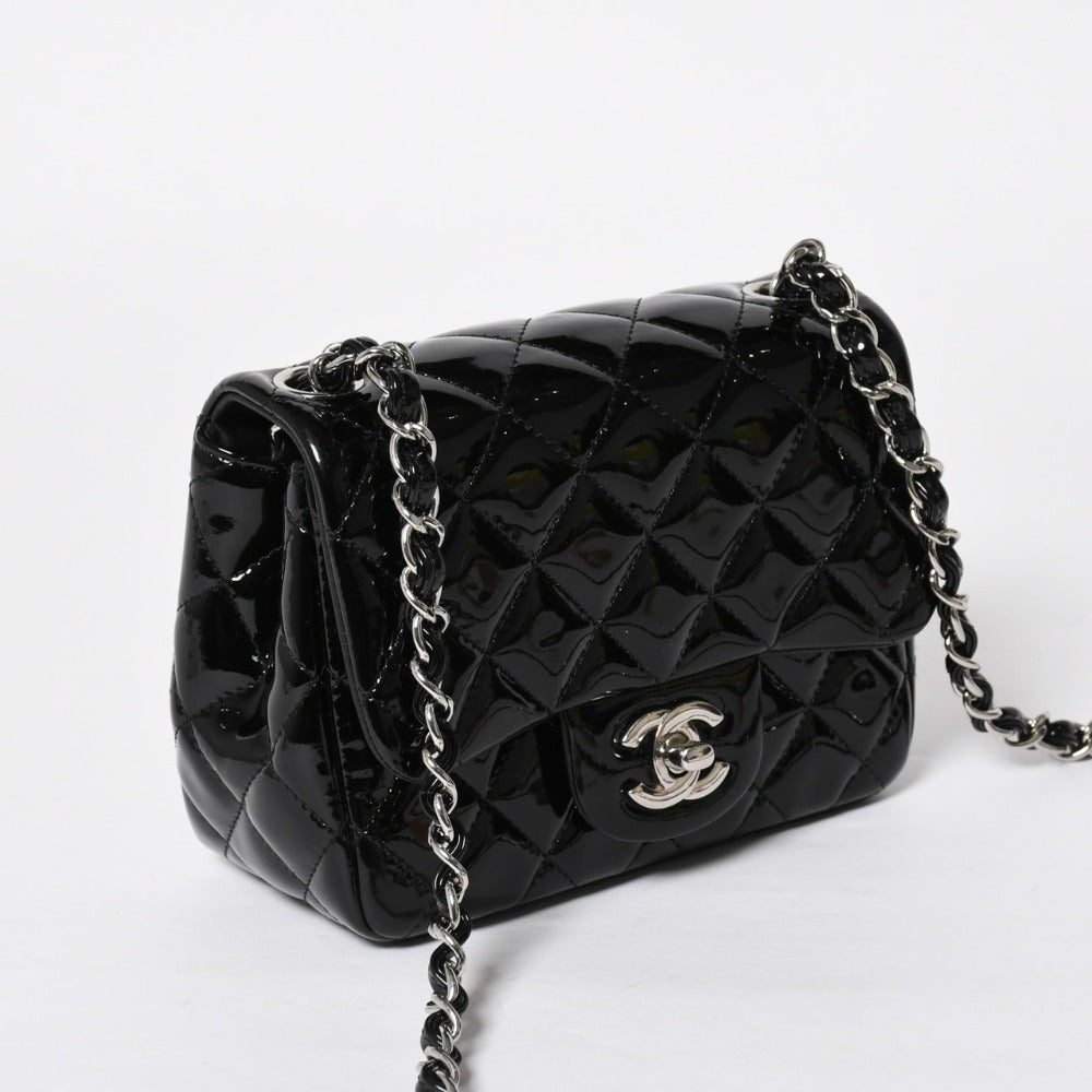 極美品 CHANEL シャネル ミニマトラッセ17 Sフラップ Sチェーンショルダーバッグ 16番台 ココマーク パテント シルバー金具 中古 4a008928