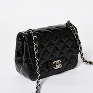 極美品 CHANEL シャネル ミニマトラッセ17 Sフラップ Sチェーンショルダーバッグ 16番台 ココマーク パテント シルバー金具 中古 4a008928