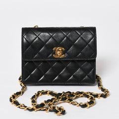 CHANEL シャネル ミニマトラッセ 14cm ショルダーバッグ 1番台 ラムスキン ブラック ゴールド金具 美品 中古 4a008936