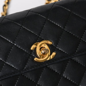 CHANEL シャネル ミニマトラッセ 14cm ショルダーバッグ 1番台 ラムスキン ブラック ゴールド金具 美品 中古 4a008936