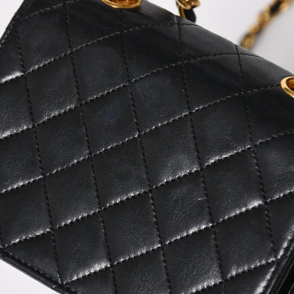 CHANEL シャネル ミニマトラッセ 14cm ショルダーバッグ 1番台 ラムスキン ブラック ゴールド金具 美品 中古 4a008936