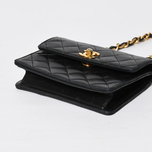 CHANEL シャネル ミニマトラッセ 14cm ショルダーバッグ 1番台 ラムスキン ブラック ゴールド金具 美品 中古 4a008936