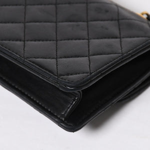 CHANEL シャネル ミニマトラッセ 14cm ショルダーバッグ 1番台 ラムスキン ブラック ゴールド金具 美品 中古 4a008936