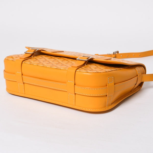 Like new GOYARD Shoulder bag Belvedere MM Herringbone coated canvas Yellow Silver hardware Used 4a009045