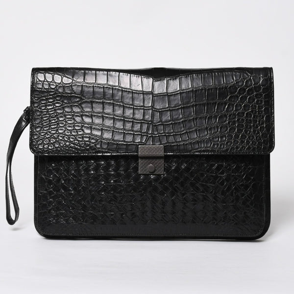 Like new BOTTEGAVENETA Intrecciato clutch bag black matte black hardware leather used 4a008933