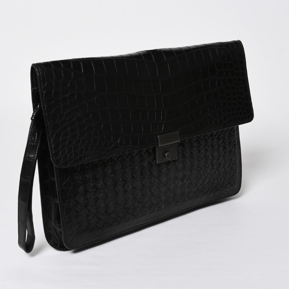Like new BOTTEGAVENETA Intrecciato clutch bag black matte black hardware leather used 4a008933