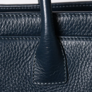 極美品 CHANEL シャネル エグゼクティブ スモール トートバッグ 18番台 ココマーク キャビアスキン ネイビー系 シルバー金具 中古 4a008915