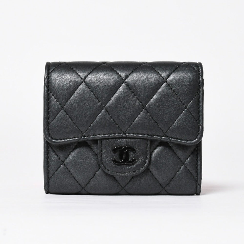 Like new CHANEL Classic Small Flap Wallet Trifold Wallet AP0229 Coco Mark So Black Used 4a009066