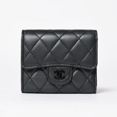 新品同様 CHANEL シャネル クラシック スモール フラップ ウォレット 三つ折り財布 AP0229 ココマーク ソーブラック 中古 4a009066