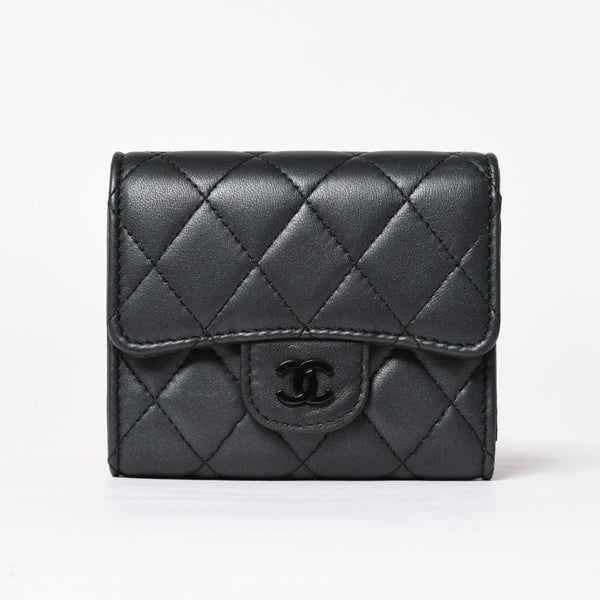 新品同様 CHANEL シャネル クラシック スモール フラップ ウォレット 三つ折り財布 AP0229 ココマーク ソーブラック 中古 4a009066
