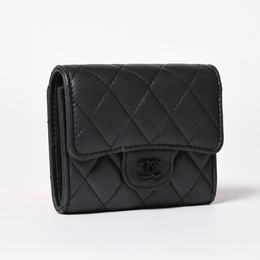 Like new CHANEL Classic Small Flap Wallet Trifold Wallet AP0229 Coco Mark So Black Used 4a009066