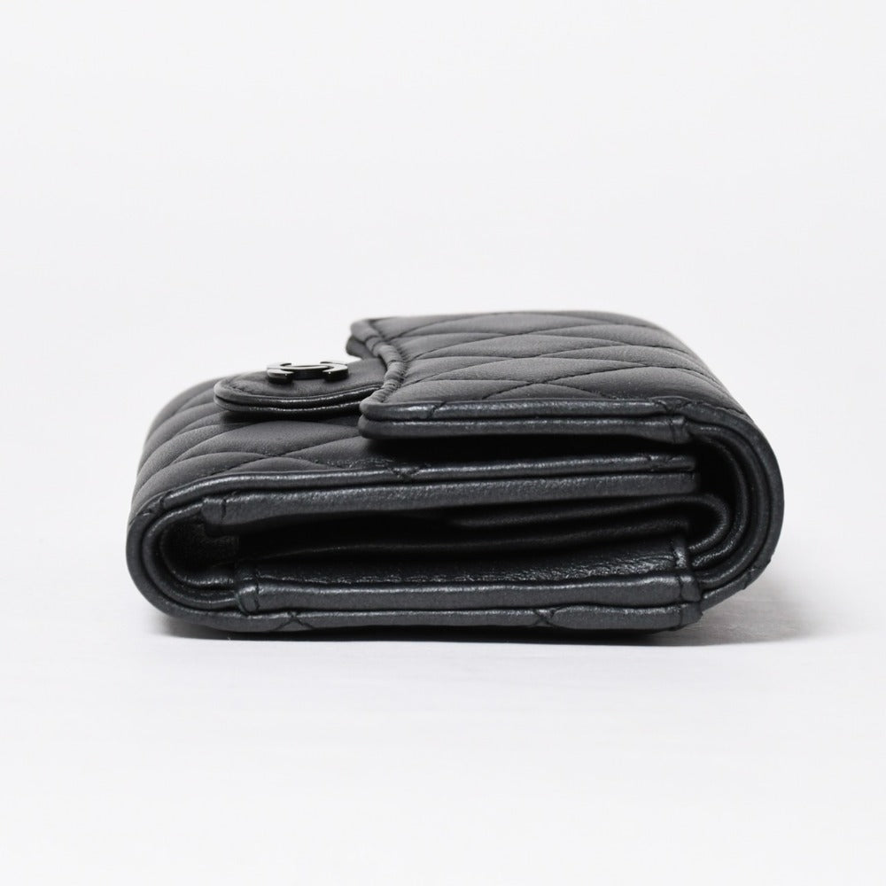 Like new CHANEL Classic Small Flap Wallet Trifold Wallet AP0229 Coco Mark So Black Used 4a009066