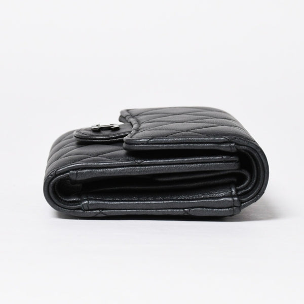 新品同様 CHANEL シャネル クラシック スモール フラップ ウォレット 三つ折り財布 AP0229 ココマーク ソーブラック 中古 4a009066