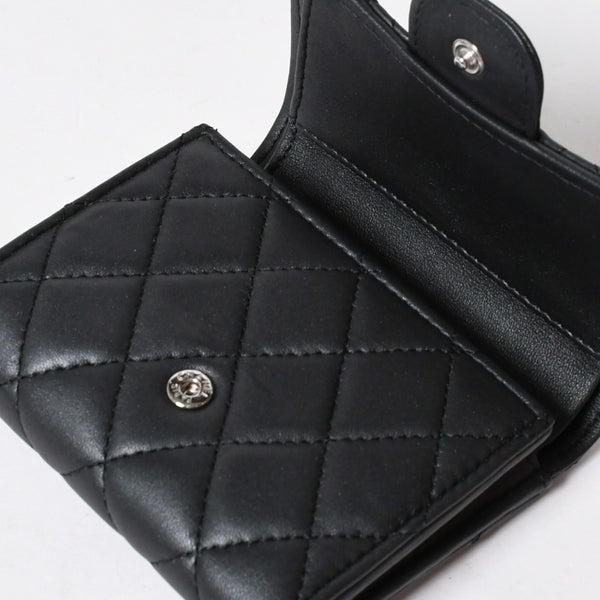 新品同様 CHANEL シャネル クラシック スモール フラップ ウォレット 三つ折り財布 AP0229 ココマーク ソーブラック 中古 4a009066