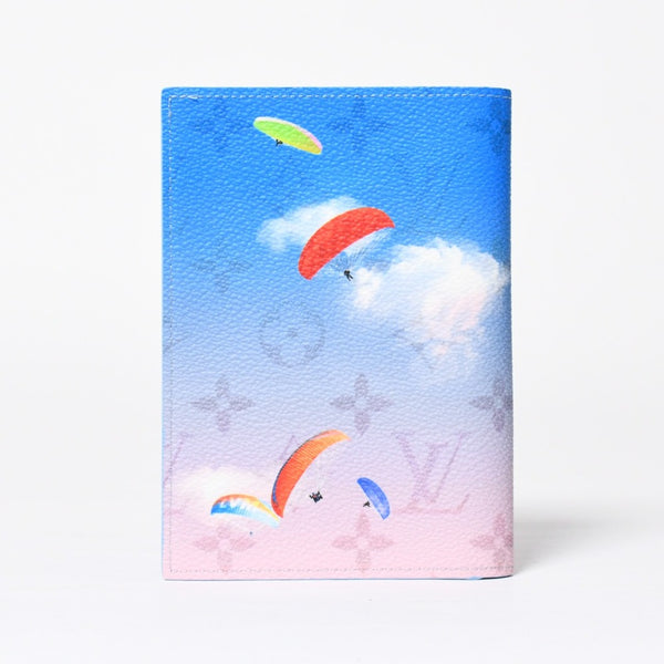 New and unused LOUIS VUITTON Couverture Passport Cover M28807 Monogram Paraglider Used 4a009008