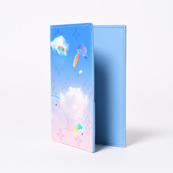 New and unused LOUIS VUITTON Couverture Passport Cover M28807 Monogram Paraglider Used 4a009008