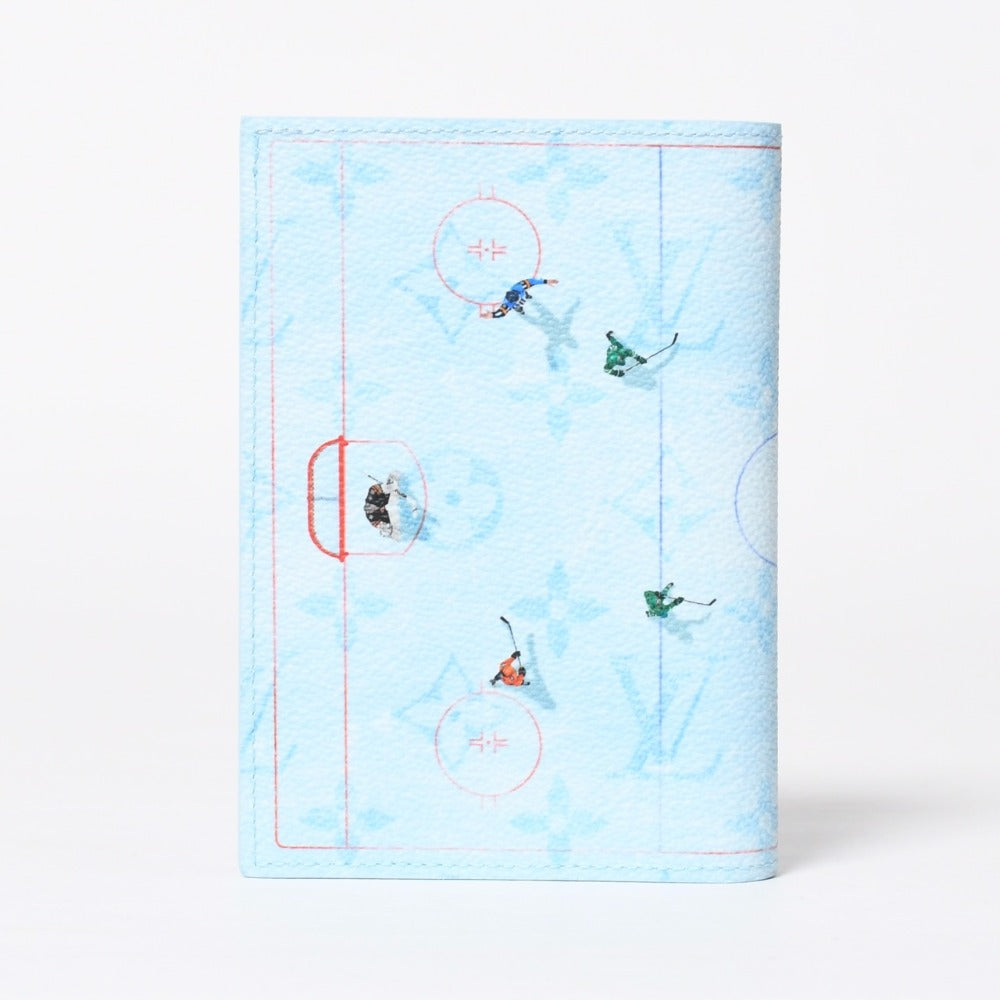 New and unused LOUIS VUITTON Couverture Passport Cover M2B213 Monogram Blue Hockey Used 4a009007