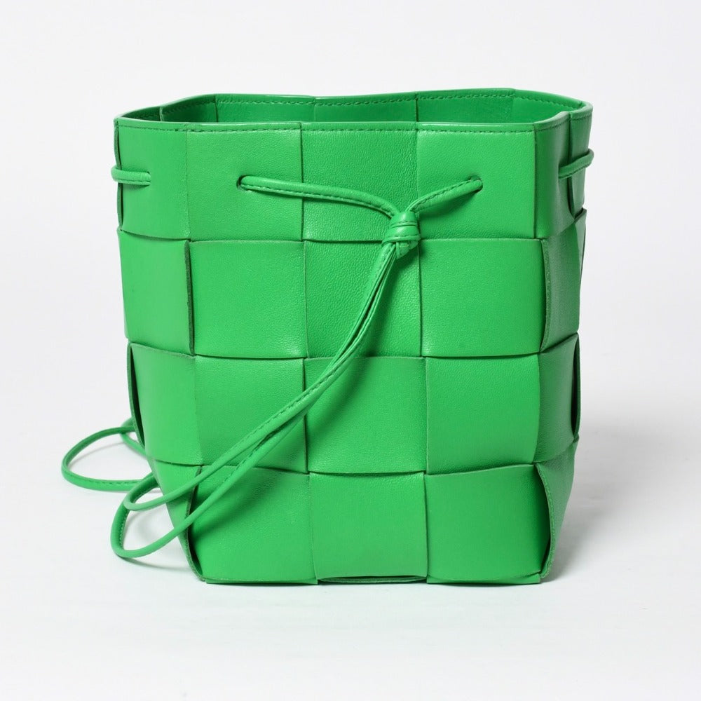 新品同様 BOTTEGA VENETA ボッテガヴェネタ MINI CASSETTE BUCKET ミニ カセット バケットバッグ イントレチャート グリーン 中古 4a007944