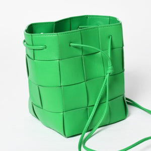 新品同様 BOTTEGA VENETA ボッテガヴェネタ MINI CASSETTE BUCKET ミニ カセット バケットバッグ イントレチャート グリーン 中古 4a007944