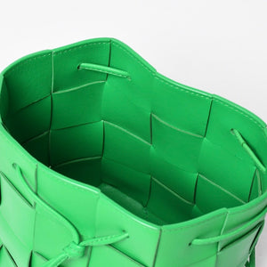 新品同様 BOTTEGA VENETA ボッテガヴェネタ MINI CASSETTE BUCKET ミニ カセット バケットバッグ イントレチャート グリーン 中古 4a007944