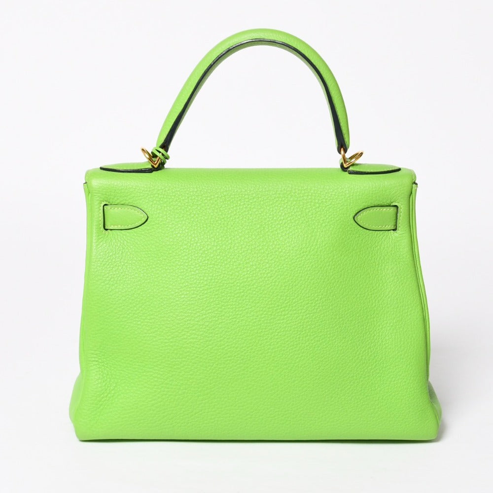 Mint condition HERMES Kelly 28, inner stitching, apple green. ◻H stamp Togo leather handbag with silver hardware, pre-owned, item number 4a009078