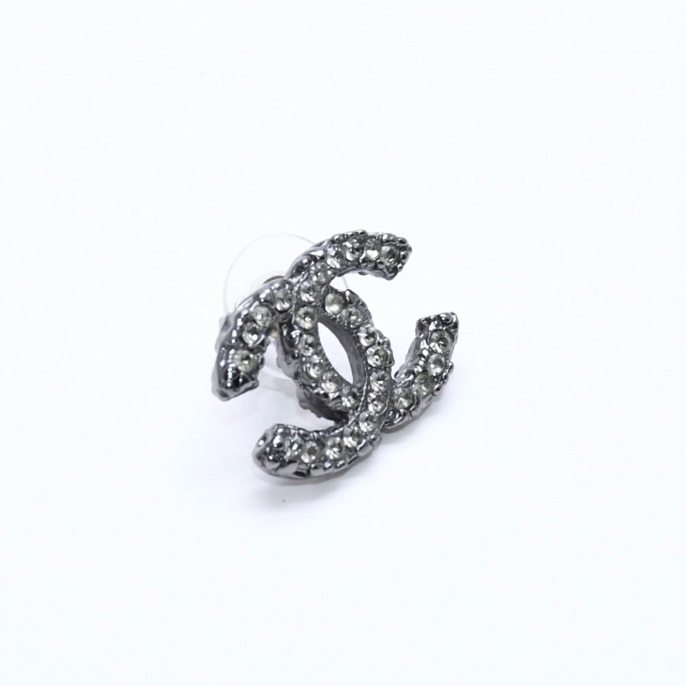 CHANEL Cocomark drop earrings Weight approx. 9.61g 05C engraved GP metal stone for both ears Good condition Used 4a007078