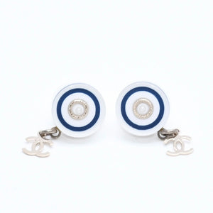 CHANEL シャネル ココマーク スタッドピアス 重量約2.85g 05C刻印 樹脂系 メタル GP ホワイト ゴールド 両耳用 美品 中古 4a007080