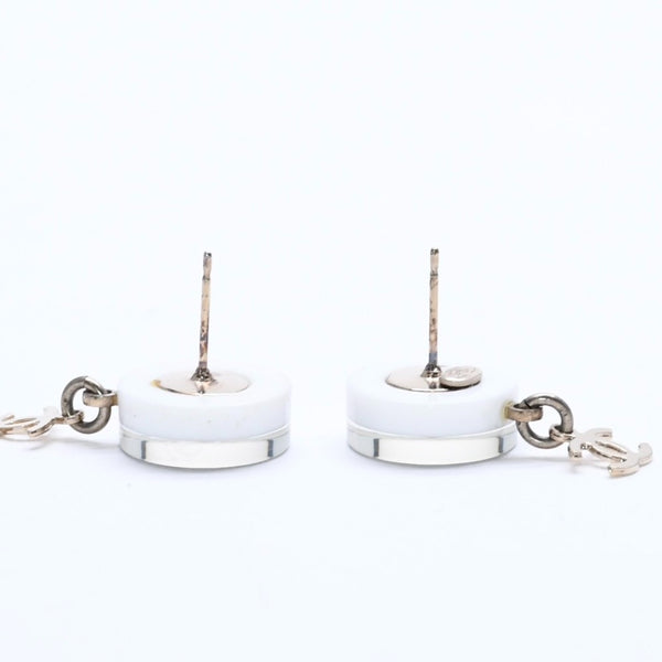 CHANEL シャネル ココマーク スタッドピアス 重量約2.85g 05C刻印 樹脂系 メタル GP ホワイト ゴールド 両耳用 美品 中古 4a007080