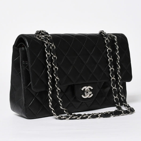 極美品 CHANEL シャネル マトラッセ25 Wフラップ Wチェーンショルダーバッグ 7番台 ココマーク ラムスキン ブラック シルバー金具 中古 4a009112