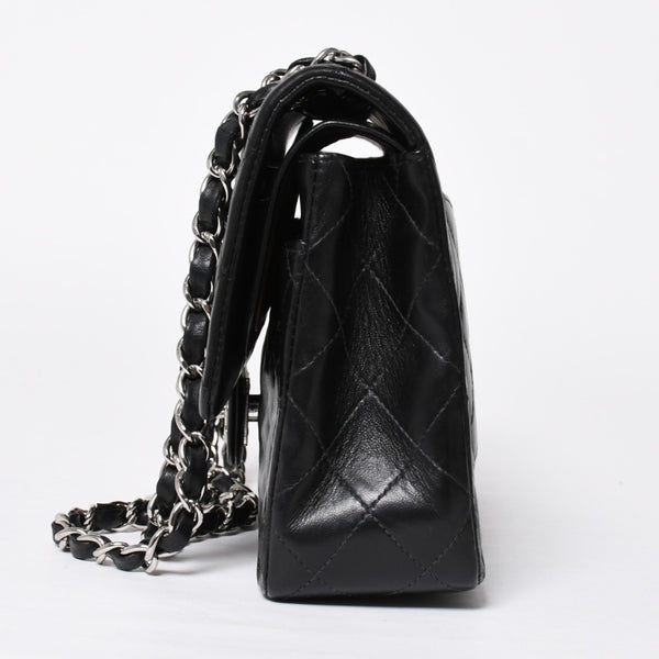 極美品 CHANEL シャネル マトラッセ25 Wフラップ Wチェーンショルダーバッグ 7番台 ココマーク ラムスキン ブラック シルバー金具 中古 4a009112