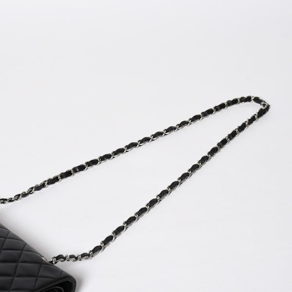 極美品 CHANEL シャネル マトラッセ25 Wフラップ Wチェーンショルダーバッグ 7番台 ココマーク ラムスキン ブラック シルバー金具 中古 4a009112