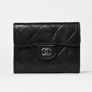 極美品 CHANEL シャネル コンパクトウォレット 二つ折り財布 コインケース カードケース 名刺入れ ココマーク キャビアスキン ブラック ゴールド金具 中古 4a004625