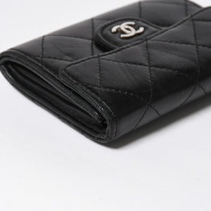 極美品 CHANEL シャネル コンパクトウォレット 二つ折り財布 コインケース カードケース 名刺入れ ココマーク キャビアスキン ブラック ゴールド金具 中古 4a004625