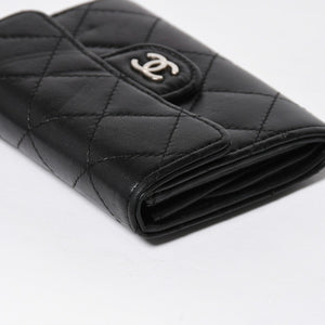 極美品 CHANEL シャネル コンパクトウォレット 二つ折り財布 コインケース カードケース 名刺入れ ココマーク キャビアスキン ブラック ゴールド金具 中古 4a004625
