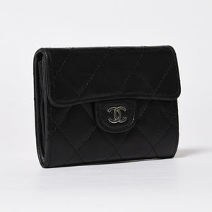 極美品 CHANEL シャネル コンパクトウォレット 二つ折り財布 コインケース カードケース 名刺入れ ココマーク キャビアスキン ブラック ゴールド金具 中古 4a004625