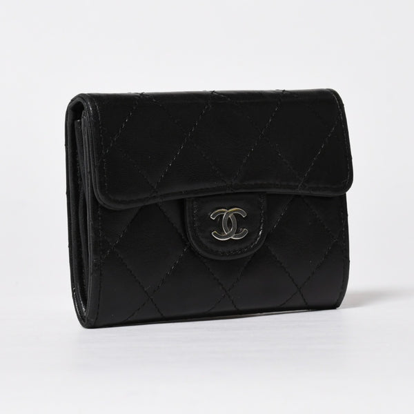 極美品 CHANEL シャネル コンパクトウォレット 二つ折り財布 コインケース カードケース 名刺入れ ココマーク キャビアスキン ブラック ゴールド金具 中古 4a004625