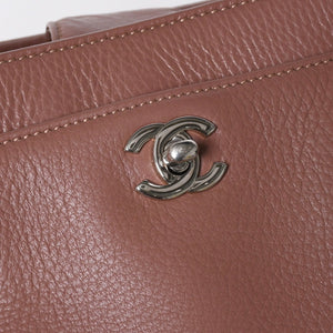 CHANEL シャネル エグゼクティブトート ラージ トートバッグ A15206 18番台 ココマーク キャビアスキン ブラウン シルバー金具 美品 中古 4a009156