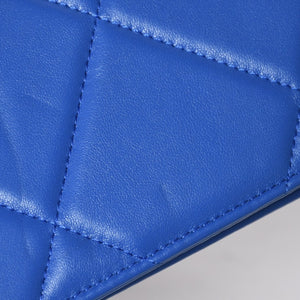 極美品 CHANEL シャネル 19 チェーンウォレット ショルダーバッグ ブルー ゴールド金具 ランダム番台 ラムスキン 中古 4a009244