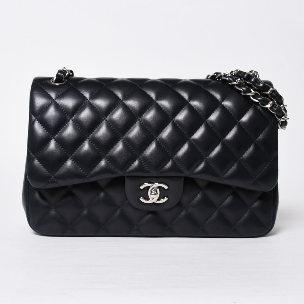 極美品 CHANEL シャネル チェーンショルダーバッグ ラムスキン マトラッセ30 Wフラップ ネイビー シルバー金具 16番台 中古 4a009161