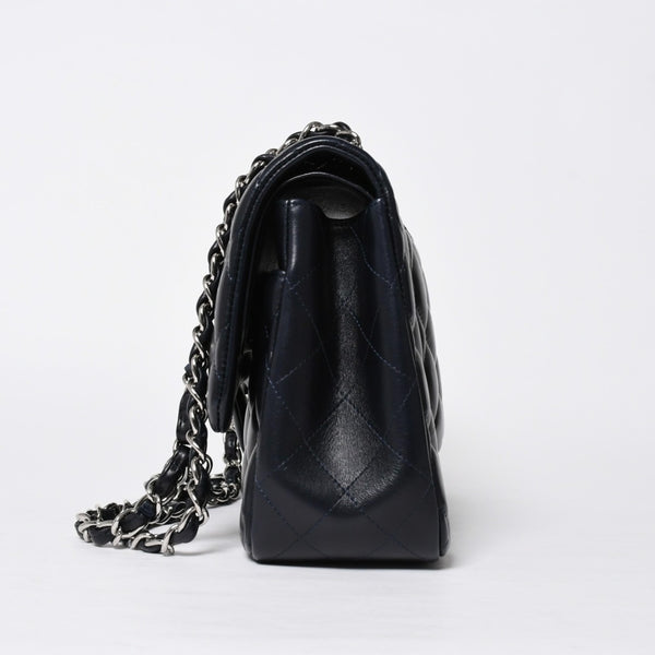 極美品 CHANEL シャネル チェーンショルダーバッグ ラムスキン マトラッセ30 Wフラップ ネイビー シルバー金具 16番台 中古 4a009161