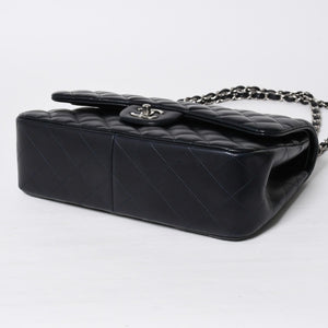 極美品 CHANEL シャネル チェーンショルダーバッグ ラムスキン マトラッセ30 Wフラップ ネイビー シルバー金具 16番台 中古 4a009161