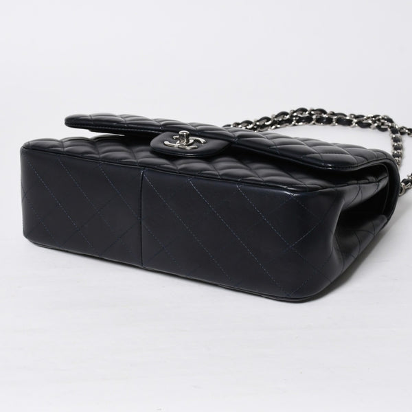 極美品 CHANEL シャネル チェーンショルダーバッグ ラムスキン マトラッセ30 Wフラップ ネイビー シルバー金具 16番台 中古 4a009161